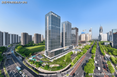 公共区域选用芬迪白大、普拉达绿奢石